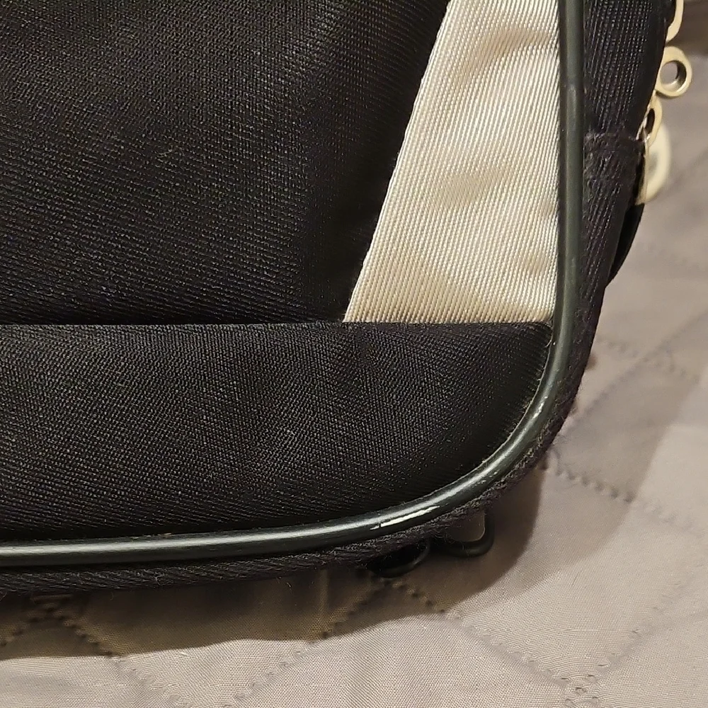 Foray Black and Silver/Gray Laptop Bag with Sporty Design